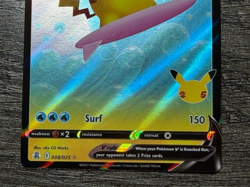 POKEMON FULL ART SURFING PIKACHU V 008/025 ULTRA RARE + VULPIX SLEEVE LP-NM - Image 5