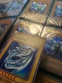 YuGiOh Blue-Eyes White Dragon DPKB-EN001 1st Edition Super Rare - Image 5