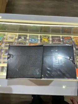 Pokemon - Celebrations Elite Trainer Box ETB Exclusive NEW SEALED - Image 3
