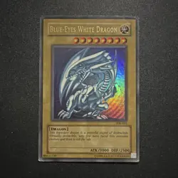 Yu-Gi-Oh! Blue-Eyes White Dragon Ultra Rare SDK-001 Holo 3000/2500 Card - Image 1