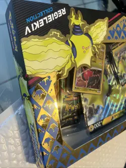 Pokemon TCG Crown Zenith Collection Box Regidrago V Sealed 4 boosters wear box 820650851834 - Image 4