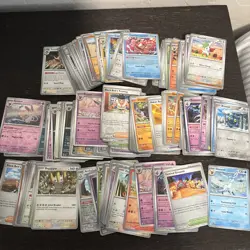 800 Pokemon ALL Holo Cards - Holo/Reverse Holos Bulk Lot - Image 1
