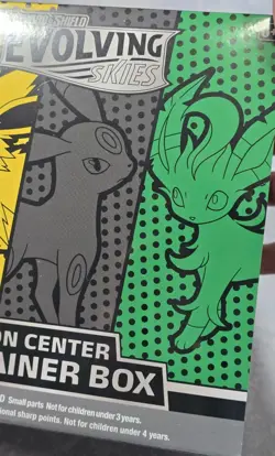 Pokemon TCG 2021 SWSH Evolving Skies Pokemon Center ETB Umbreon W/ Case - Image 3
