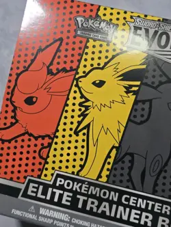 Pokemon TCG 2021 SWSH Evolving Skies Pokemon Center ETB Umbreon W/ Case - Image 4