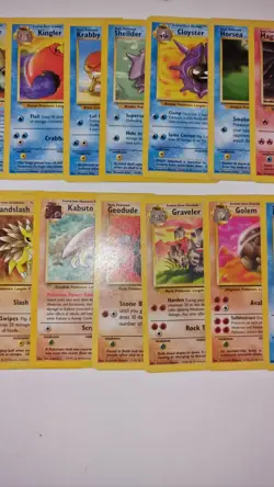 Pokemon TCG Base Set Fossil Cards Bundle Mixed Conditions Incomplete ( 25 Cards) - Image 3