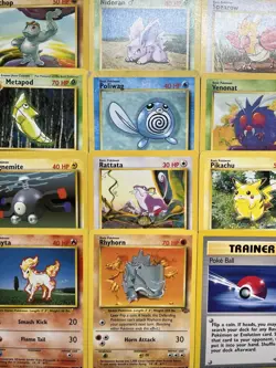 Pokemonkarten Sammlung Englisch Vintage 20 Karten - 60/64 Pikachu - Image 2