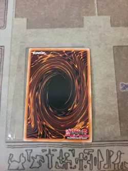 YUGIOH BLUE-EYES WHITE DRAGON MGED-EN001 GOLD 1ST ED NM VER. 1 - Image 2