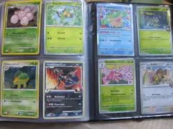 Pokemon Karten Sammlung mit Album gefullt mit 56 Holos + 50 Common+ Pikachu - Image 2
