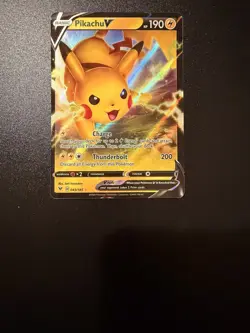 2020 Pokemon Vivid Voltage Pikachu V 043/185 NM - Image 1
