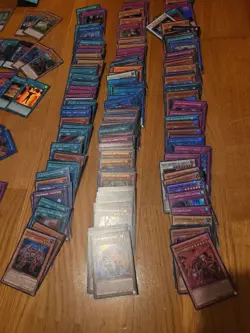 Yu-Gi-Oh Riesen Sammlung Collection Kein Los 1500+ Holos & Commons mit Zubehor - Image 3