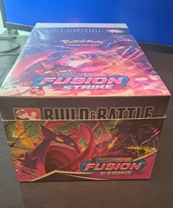 Pokemon TCG: Sword & Shield - Fusion Strike Build and Battle (Display Box of 10) - Image 3