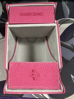 GAMEGENIC WATCHTOWER 100+ CONVERTIBLE DECK BOX PINK HOLDS 100 CARDS - Image 2