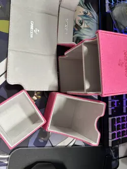GAMEGENIC WATCHTOWER 100+ CONVERTIBLE DECK BOX PINK HOLDS 100 CARDS - Image 4