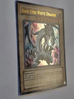Blue-Eyes White Dragon RP01-EN001 Ultra Rare Yugioh Retro Pack Reprint Unlimited - Image 2