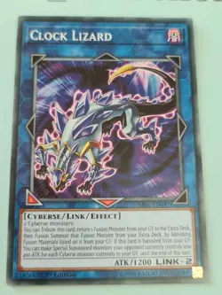 Clock Lizard ● YUGIOH ● SAST ● 2019 ● COMMON ● ENGLISH ● NM #2821 - Image 1