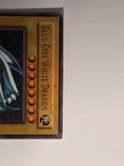 Yu-Gi-Oh! Blue-Eyes White Dragon SDK-E001 Unlimited Edition - Played - Image 4