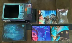 Magic MTG Duskmourn Nightmare Bundle Glow in the Dark Spindown D20 Dice & Art - Image 1