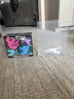 Pokemon Sword & Shield Evolving Skies Elite Trainer Box Booster Sylveon - Image 2