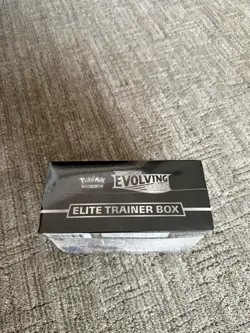 Pokemon Sword & Shield Evolving Skies Elite Trainer Box Booster Sylveon - Image 3