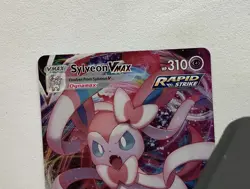 Pokemon TCG Sylveon VMAX Full Art Ultra Rare Holo Card 075/203 Evolving Skies - Image 2