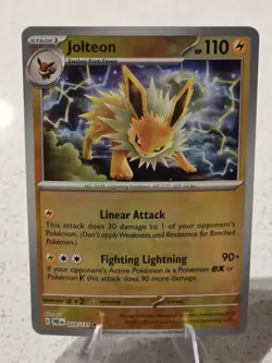 Jolteon (Poke Ball Pattern) Pokemon 029/131 PRE SV: Prismatic Evolutions Holo NM - Image 1