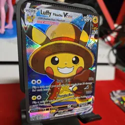 PIKACHU POKEMON LUFFY OP COSPLAY CARTE CARD NEW HOLO PRISM COLLECTION BRILLANTE - Image 2