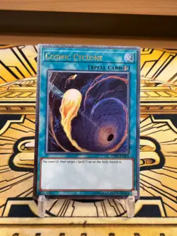 Yugioh Kosmoszyklon OP07-EN003 Ultimate Rare - Image 1