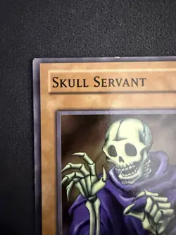 Konami Yu-Gi-Oh! Skull Servant LOB-004 1st Edition Zombie Card ATK/300 DEF/200 - Image 3