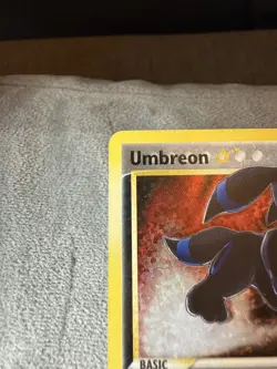 Pokemon Celebrations Umbreon Gold Star #17/17 Classic Collection (NM) - Image 2
