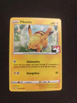 Carta Pokemon PSA Promo PIKACHU 065/202 ITA Stamped Play! Pack Series Lega Holo - Image 2
