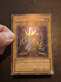 Yu-Gi-OH! SECRET RARE TRI-HORNED DRAGON LOB-000 REVERSE FOIL MISPRINT LP - Image 2