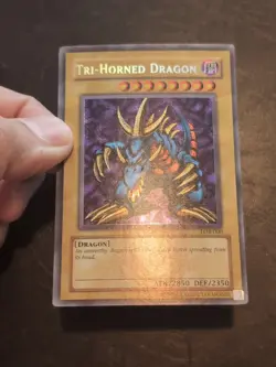 Yu-Gi-OH! SECRET RARE TRI-HORNED DRAGON LOB-000 REVERSE FOIL MISPRINT LP - Image 3