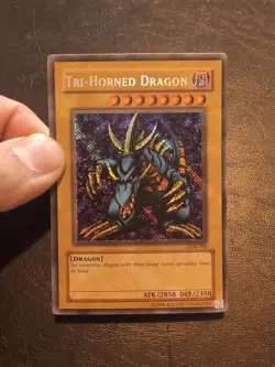 Yu-Gi-OH! SECRET RARE TRI-HORNED DRAGON LOB-000 REVERSE FOIL MISPRINT LP - Image 4