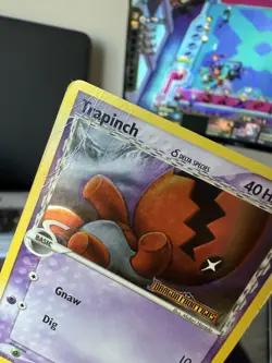 Trapinch 68/101 - Stamped Holo - Common - Ex Dragon Frontiers - Pokemon Card DMG - Image 2