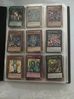 🔥🔥🔥🔥Yugioh Binder Lot Of Cards - Image 1