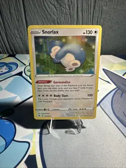 Snorlax 131/185 SWSH04: Vivid Voltage Holo Card English, Near Mint Condition - Image 1