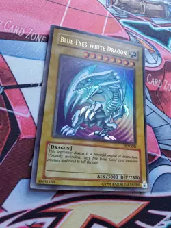 Early Vintage YUGIOH Blue Eyes White Dragon SDK-001-MP-LP - Image 2