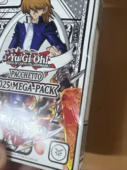 Tuckbox YUGIOH • 2025 Mega Pack • ITALIANO • 1 mega pack - Scatola Rovinata - Image 2