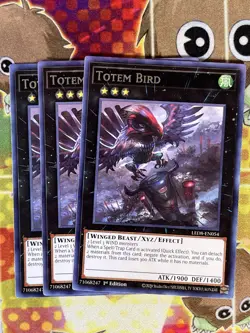 Yugioh Totem Bird LED8-EN054 Playset - Image 1