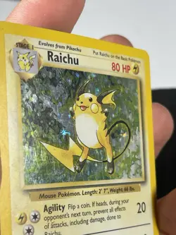 1999 Pokemon Raichu Holo Rare Pokemon Base Set 14/102 - Image 3