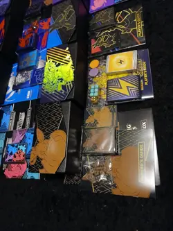 EMPTY Pokemon ETB Lot with Dice, inserts, Sleeves, Booklets, Covers - Image 3