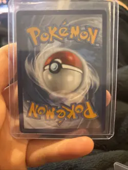 Pikachu V 043/185 Rare V Vivid Voltage Pokemon NM - Image 2