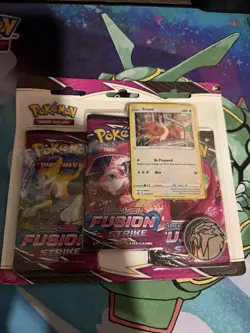 Pokemon TCG Sword & Shield Fusion Strike 3-Pack Blister Eevee - Image 1