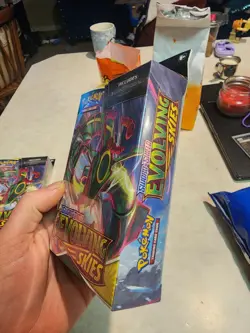 Sealed 3 Pack Evolving Skies Hanger Box Pokemon TCG Sword & Shield booster 820650851551 - Image 2
