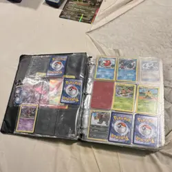 Pokemon TCG Mixed Card Lot in Binder - Magikarp Charmander Squirtle Nintendo - Image 3