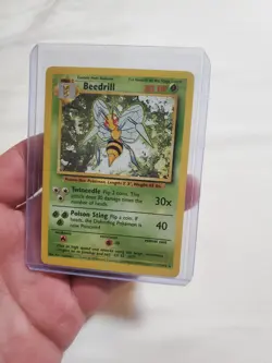 Pokemon TCG - Beedrill 17/102 - Rare Unlimited - Base Set Unlimited [Light Play] - Image 1