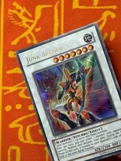 YUGIOH JUNK ARCHER ULTRA RARE 1ST EDITION LIGHT PLAY DP09-EN016 - Image 3