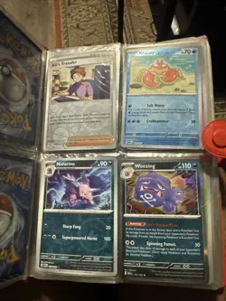 Vintage Pokemon Gotta Catch 'Em All Binder Red Pikachu 1999 - Image 4