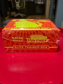Pokemon Sword & Shield - Vivid Voltage Elite Trainer Box 820650807688 - Image 3