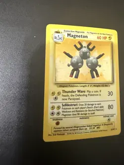 Pokemon TCG Magneton 9/102 Base Set Holo Rare Card WOTC - Image 2
